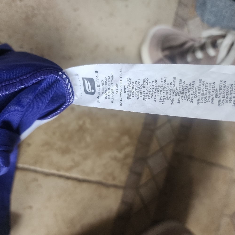 Fabletics Sports Bra Racerback - Picture 4 of 4